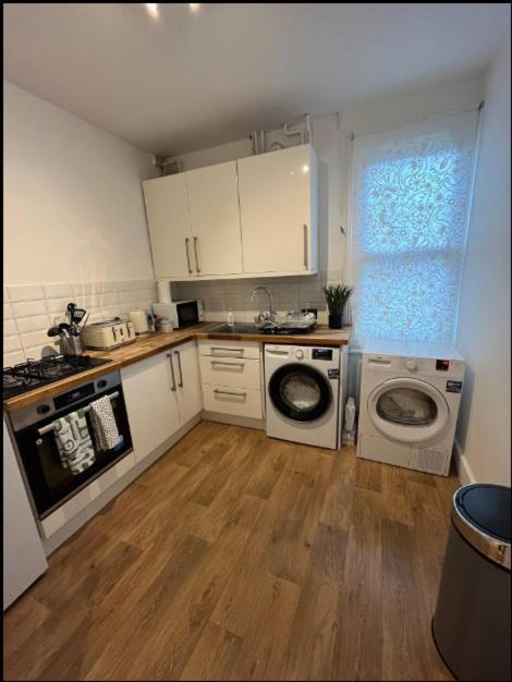 Two Bedroom Apartment In London Londres Exterior foto